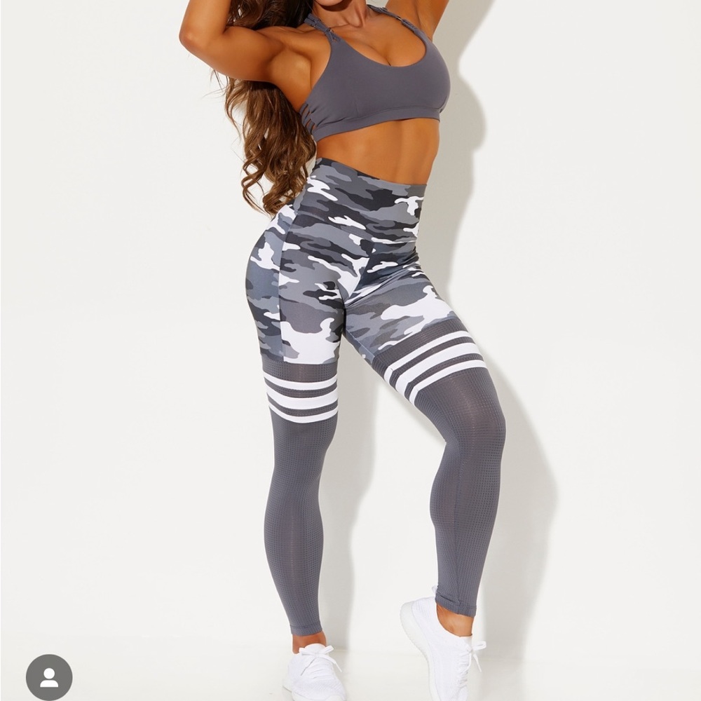 BOMBSHELL SPORTSWEAR, XS CAMO BOTTOMS, CAMO GREY